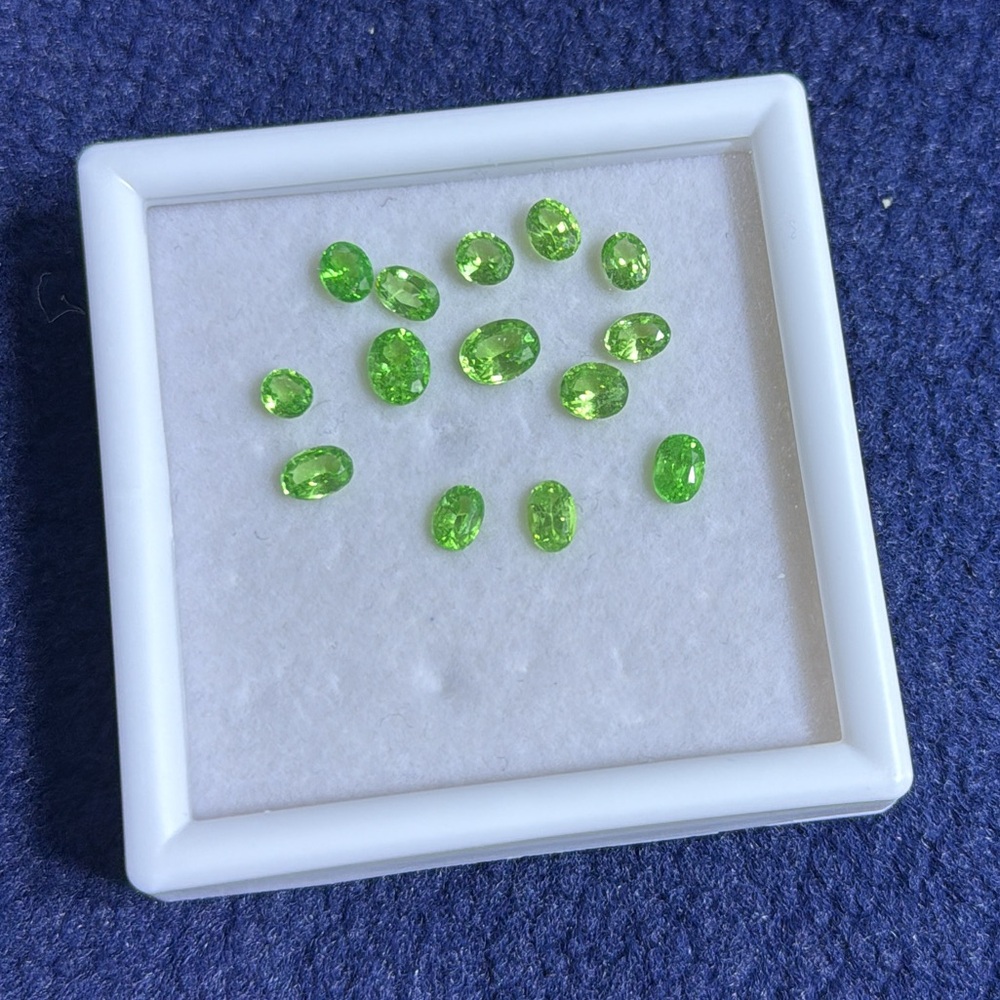 Assorted Gemstone Collection - Picture 8 of 10